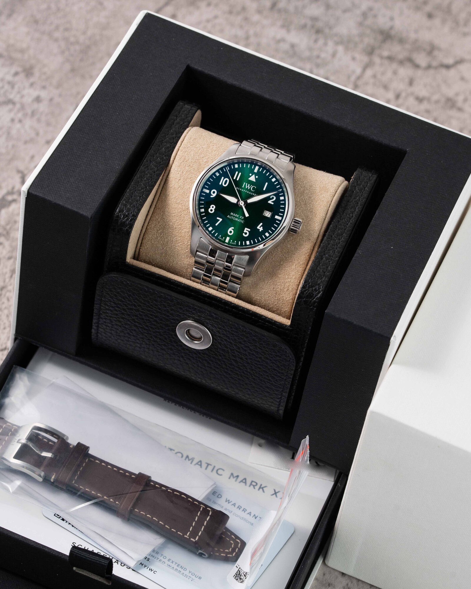 IWC Pilot IW328206, view 2