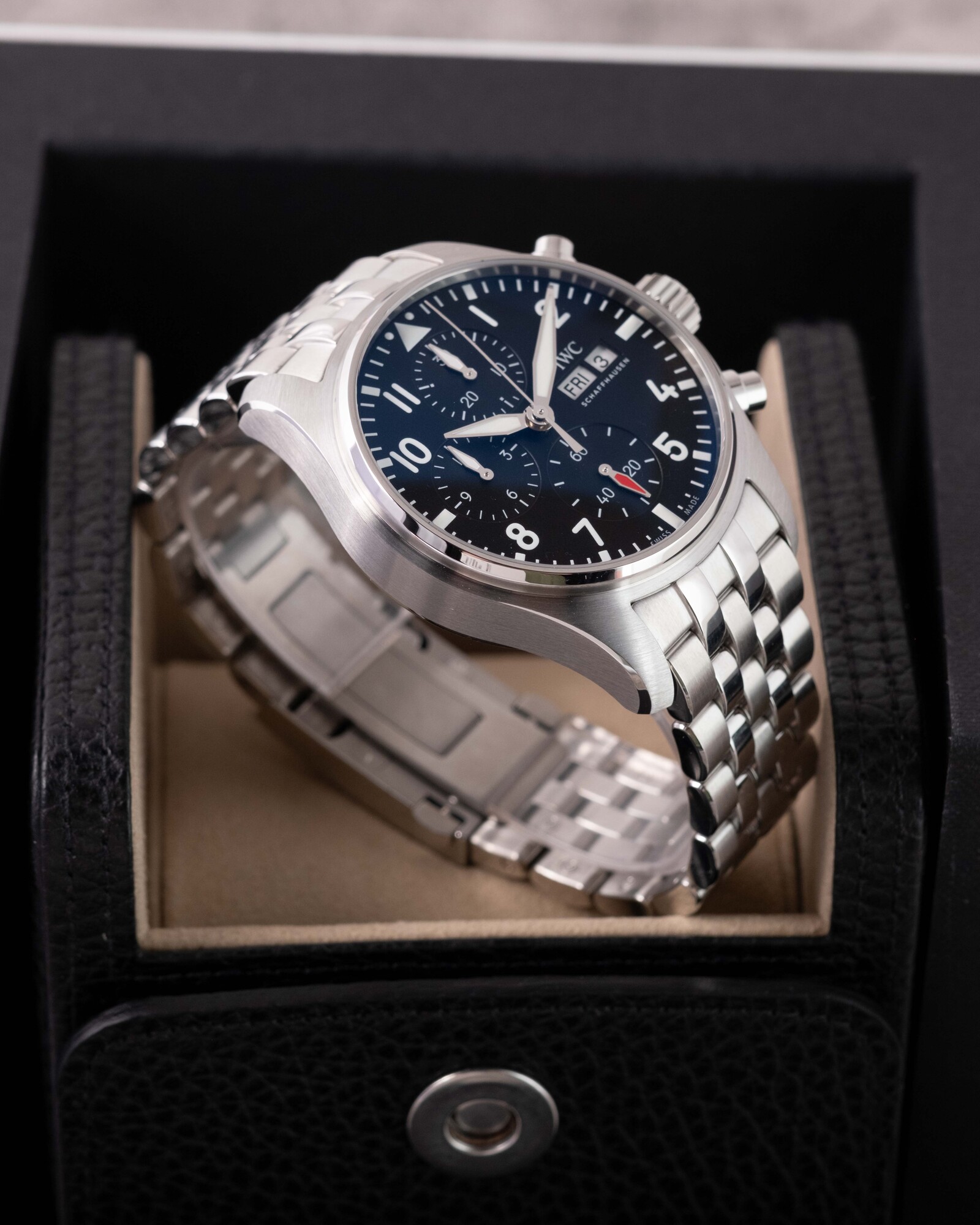 IWC Pilot Chronograph IW388113, view 3