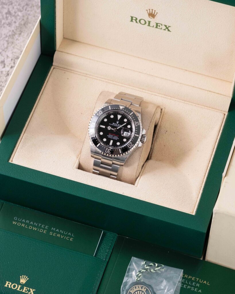 Rolex Sea-Dweller 126600, view 2