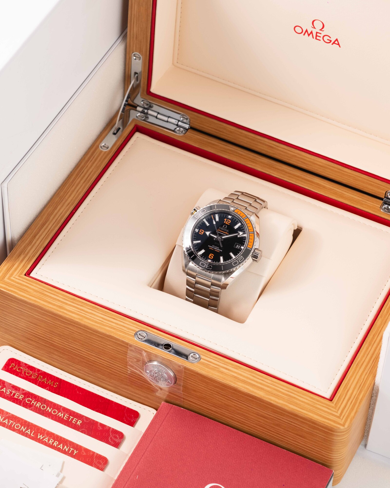 Omega Seamaster 215.30.44.21.01.002, view 2