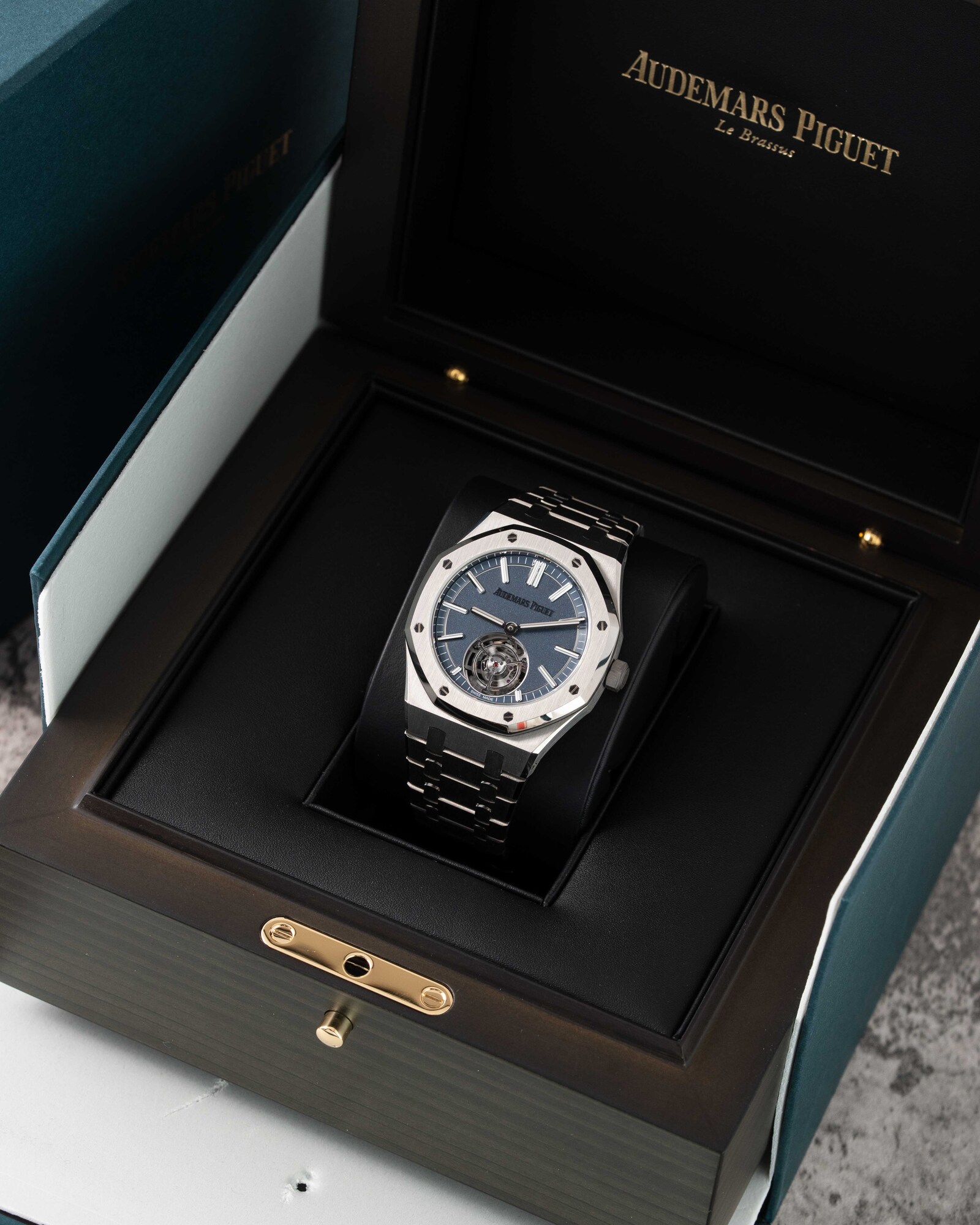 Audemars Piguet Royal Oak Tourbillon 26730TI.OO.1320T, view 2