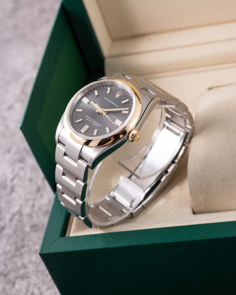 Rolex Oyster Perpetual 126003, view 3
