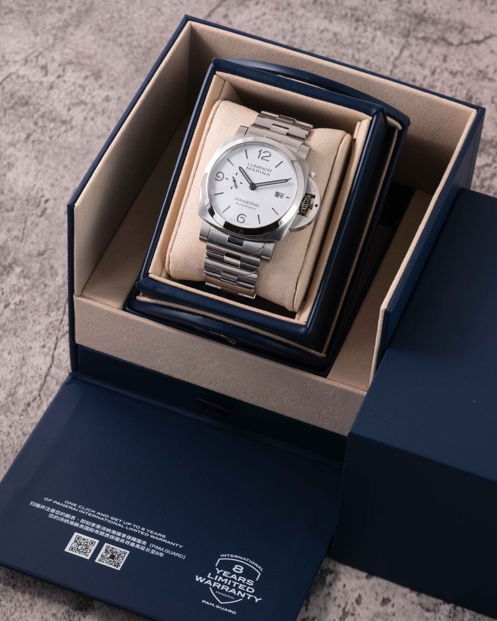 Panerai Luminor Marina 8 Days PAM01564, view 2