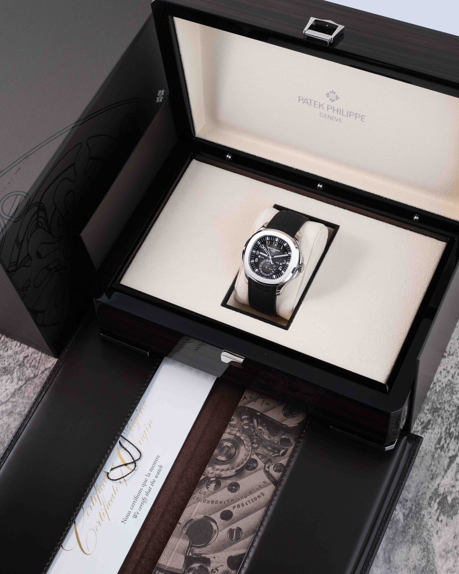 Patek Philippe Aquanaut 5164A-001, view 2